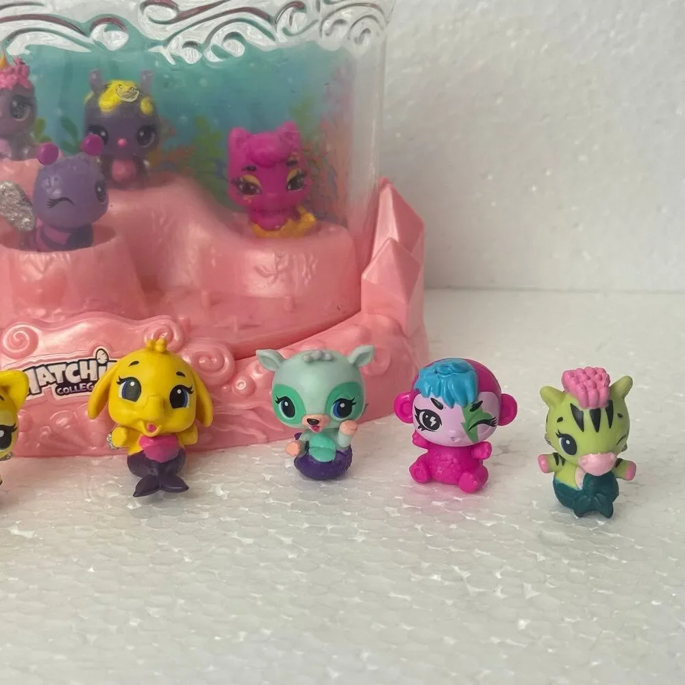 Hatchimals Colleggtibles, Mermal Magic Underwater Aquarium with 11 Exclusive Cha
